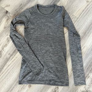 Lululemon Swiftly tech long sleeve size 6